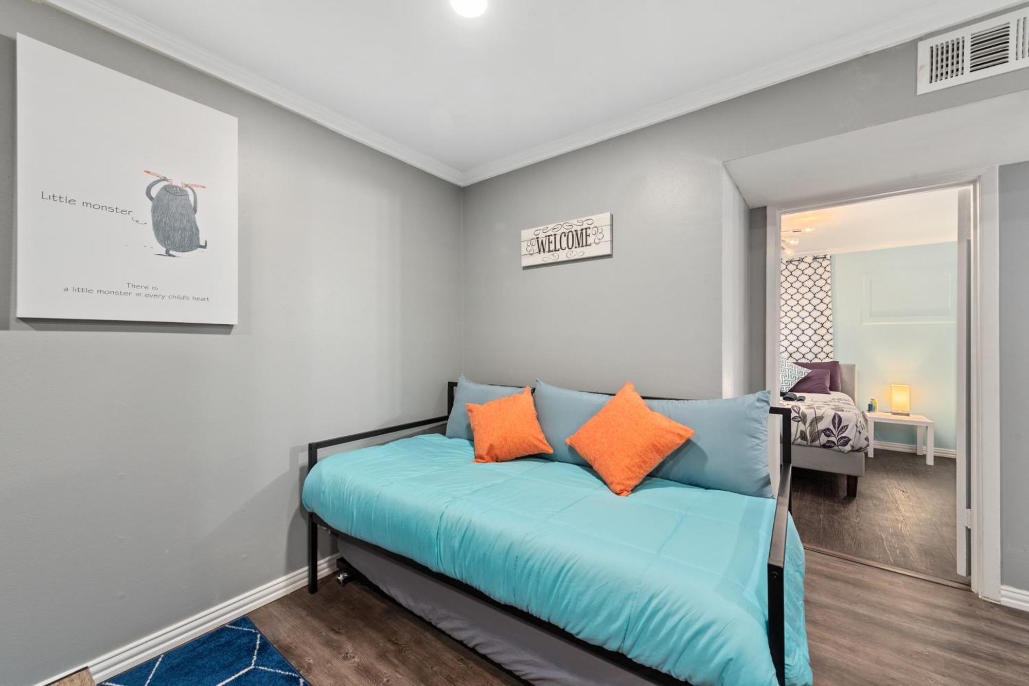 Tiffany Hip Montrose Apt Near Medcenter Uh & Nrg Houston Exterior photo